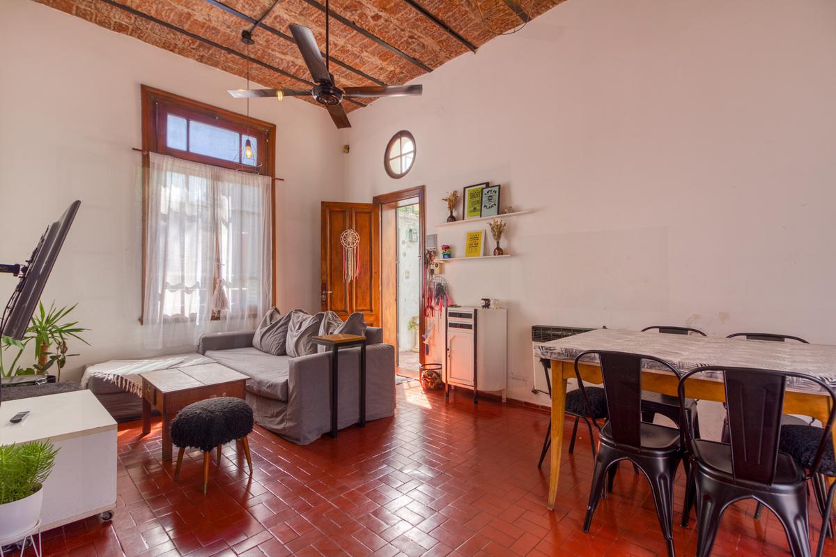 VENTA - CASA 3 AMBIENTES - PATIO - PARRILLA - LOTE PROPIO - VILLA LURO - CABA