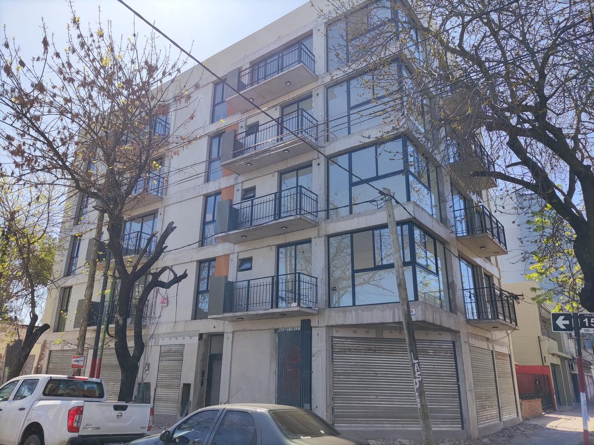 Venta Local en la Esquina de 15 y 40 - La Plata