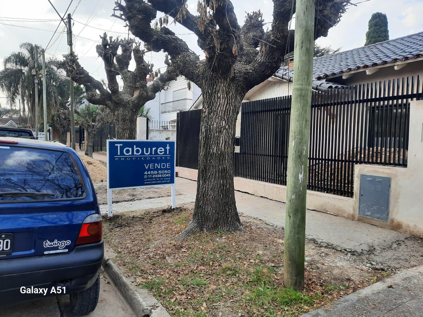 Casa reciclada a nuevo 3 ambientes en Castelar