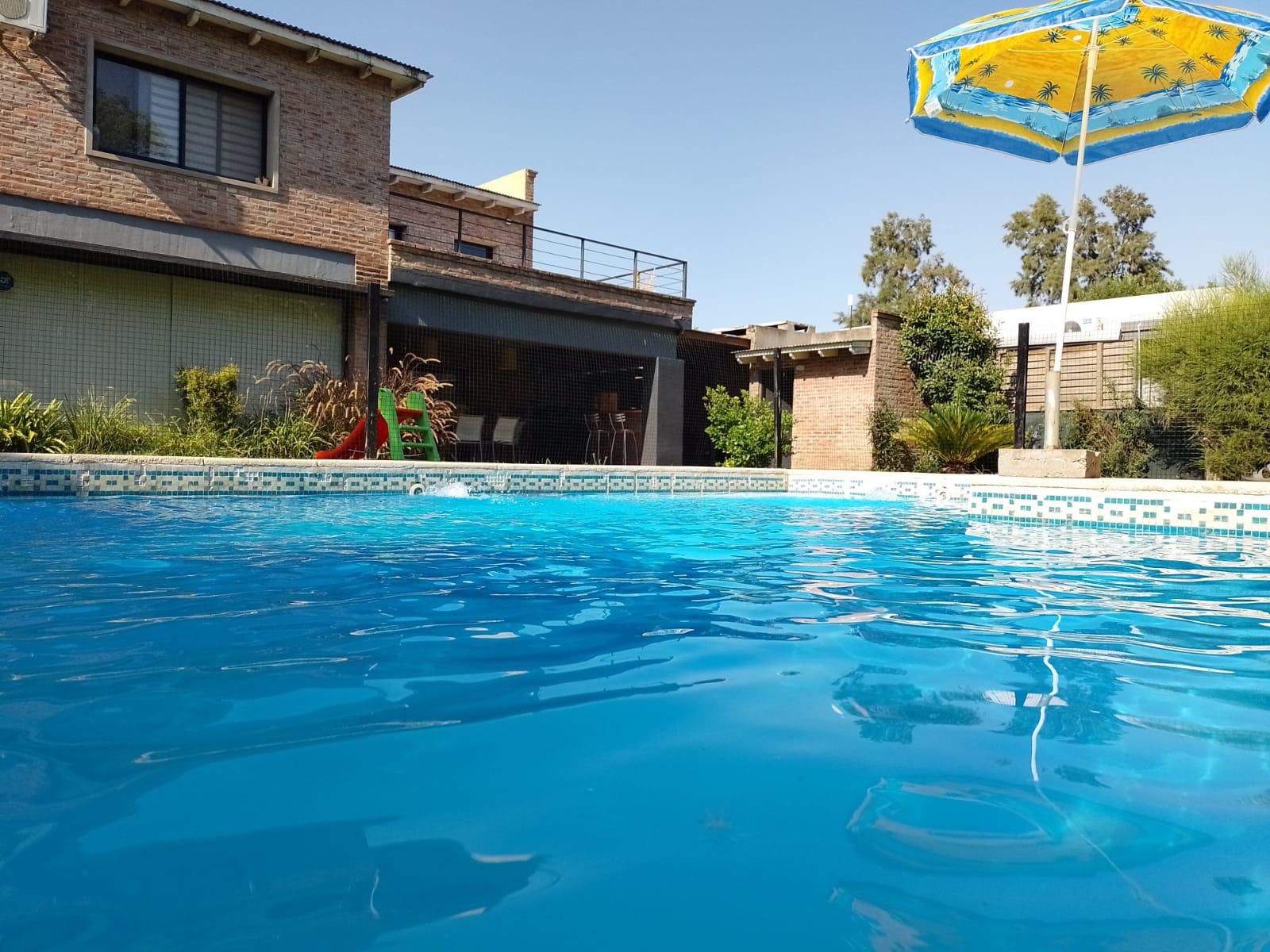 Increible casa en alquiler temporario en Ayres de Campo B. Cerrado