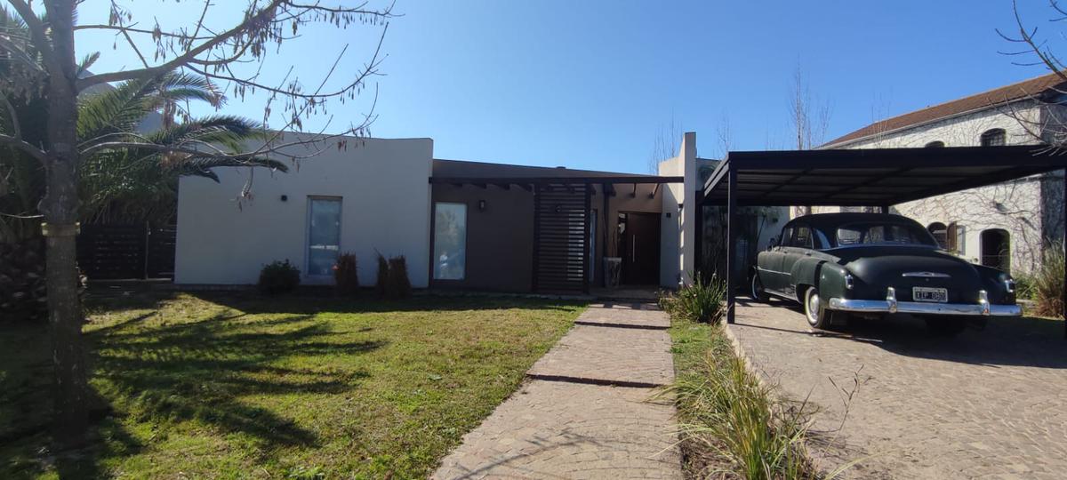 Venta Casa 4 Ambientes a La Laguna en San Benito Villanueva Tigre