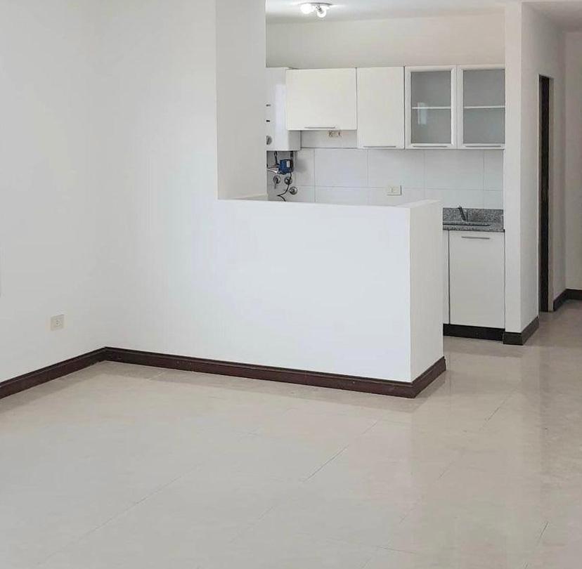 Departamento en Venta de 2 ambientes con balcón. Campana Centro zona Dálmine