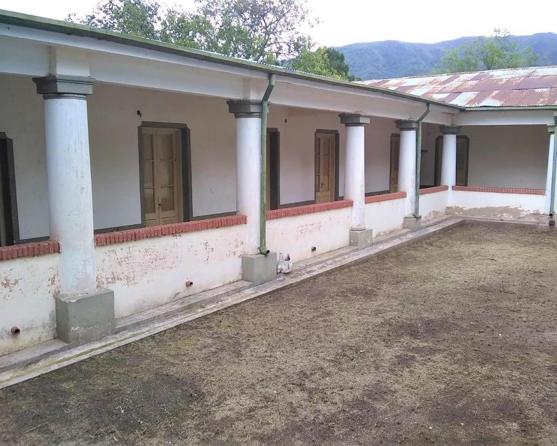 VENTA EN BIALET MASSE CENTRO DE CASA QUINTA DE 7 HABIRTACIONES    DEPARTAMENTO EN AMPLIO PARQUE UBICADA EN  BIALET MASSÉ, A METROS RIO COSQUIN ...REF 1637