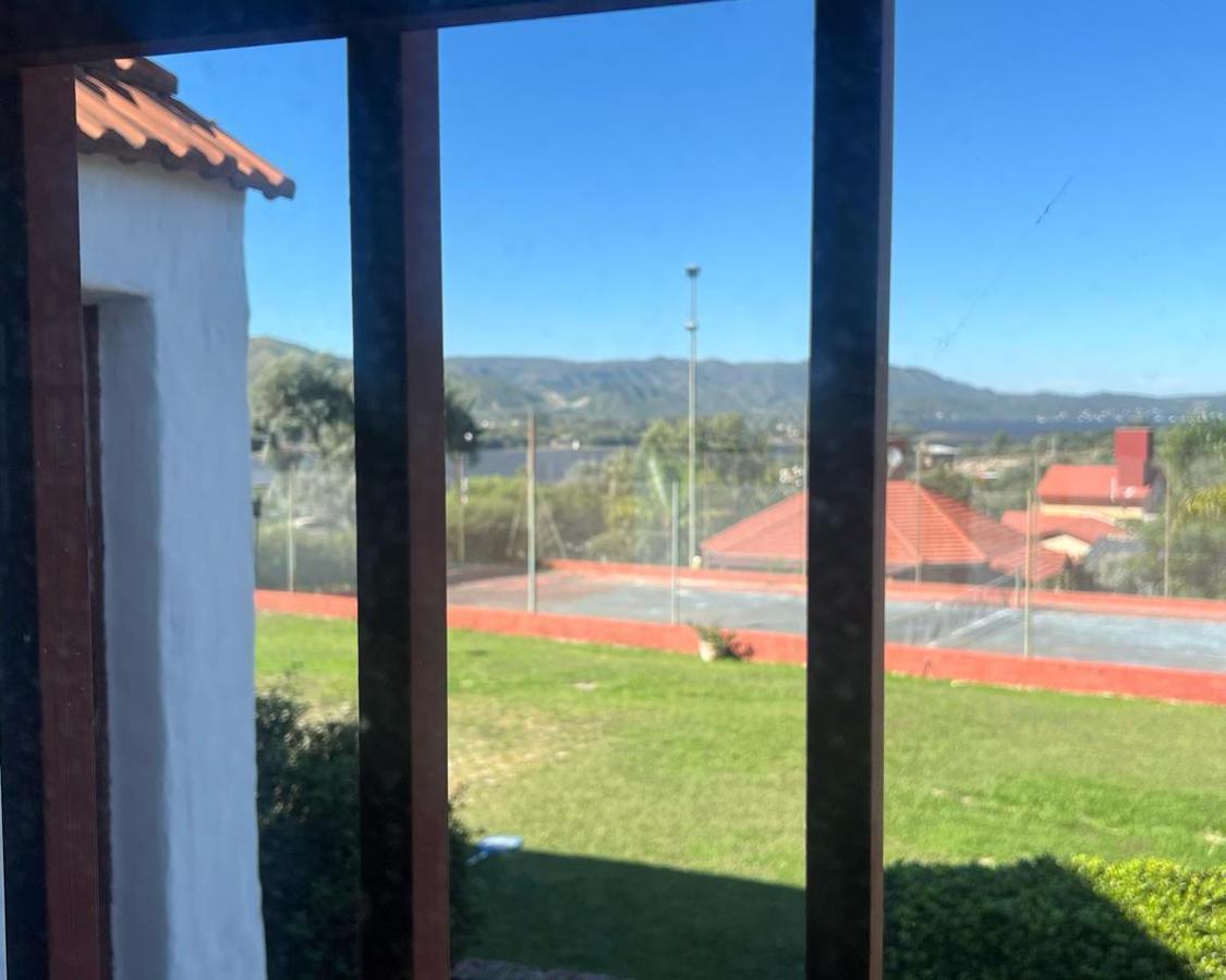 CASA QUINTA+DEPTO CON PILETA Y CANCHA DE TENIS EN BIALET MASSE A METROS DEL LAGO