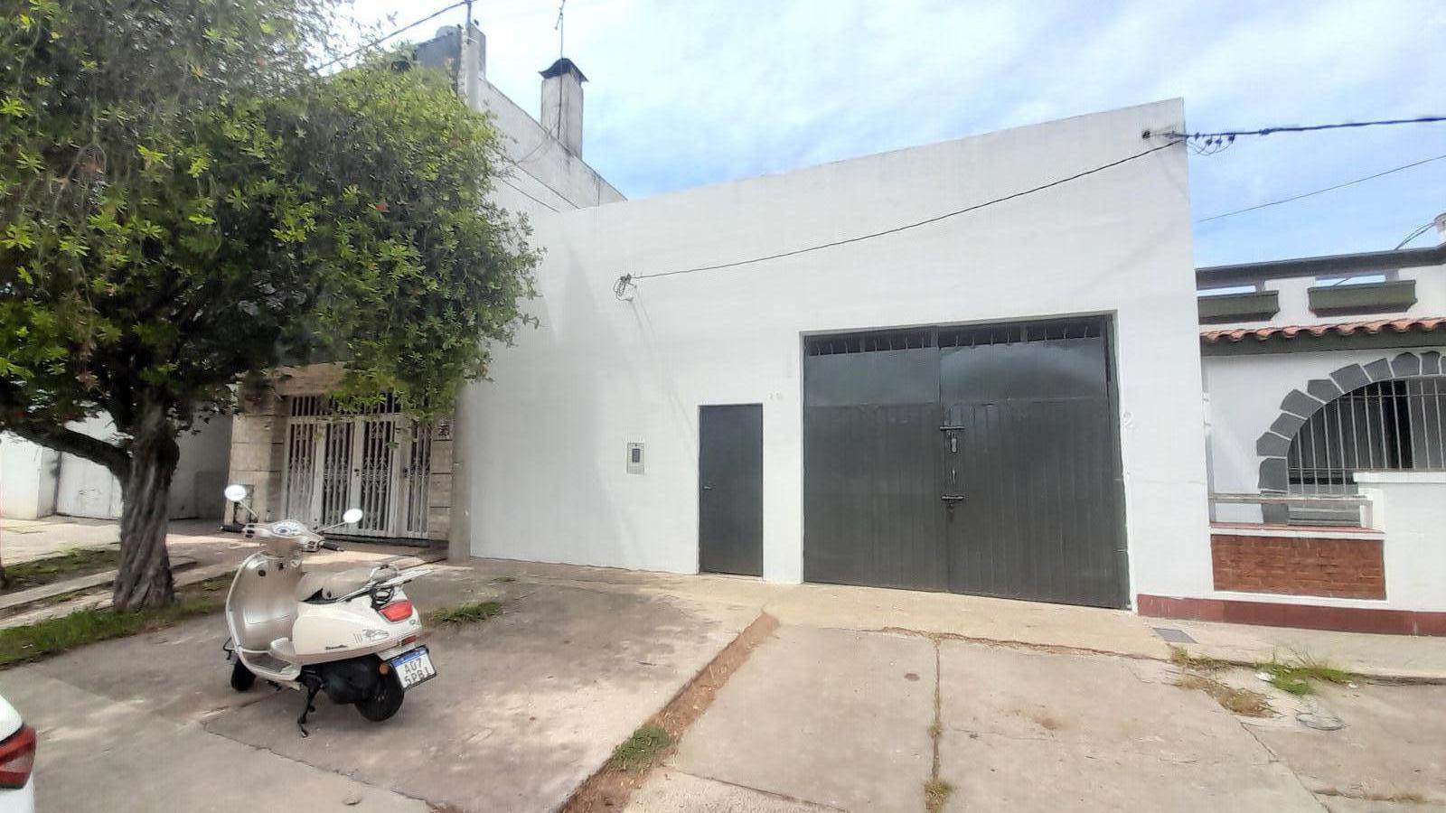 Venta / Permuta Galpón 200m2. Zona Sudoeste, Rosario (Ov Lagos y Uriburu).