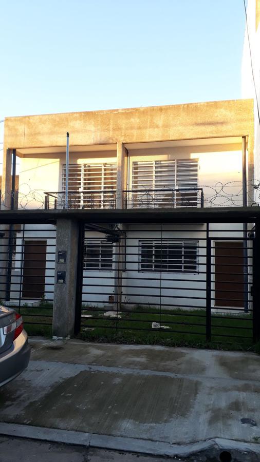 Departamento 2 ambientes en venta en Bernal Oeste