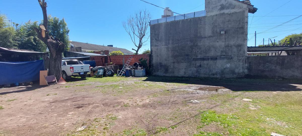 Terreno con casa en venta