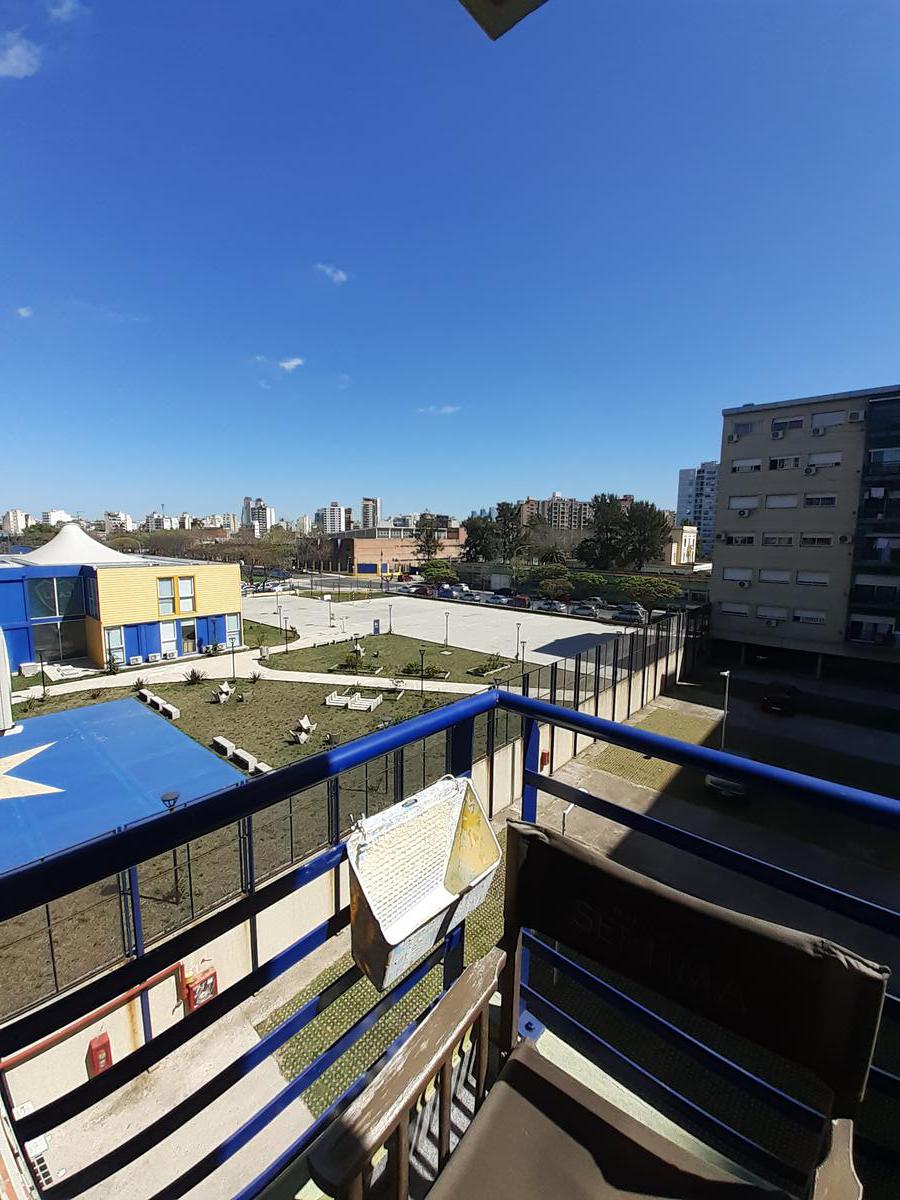 Departamento en venta de 4 ambientes con balcón - La Boca