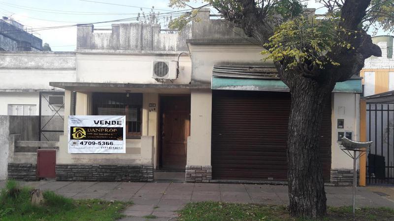 BELGRANO 3125 - 2 CASAS 3 AMB + LOCAL - LOTE 210 MTS - CASEROS - VENDE