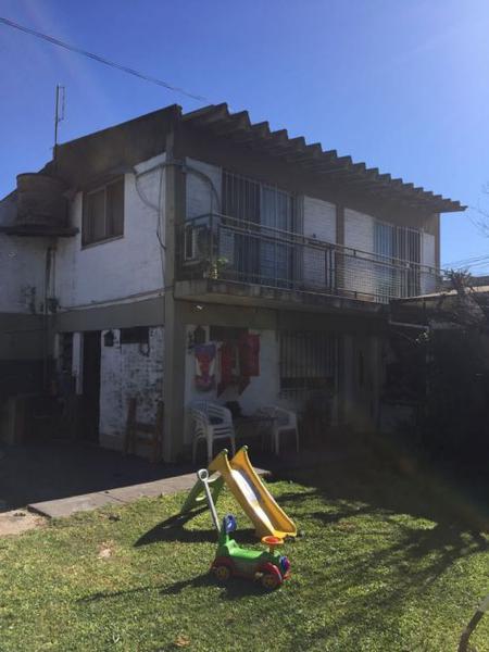 Casa en amplio lote