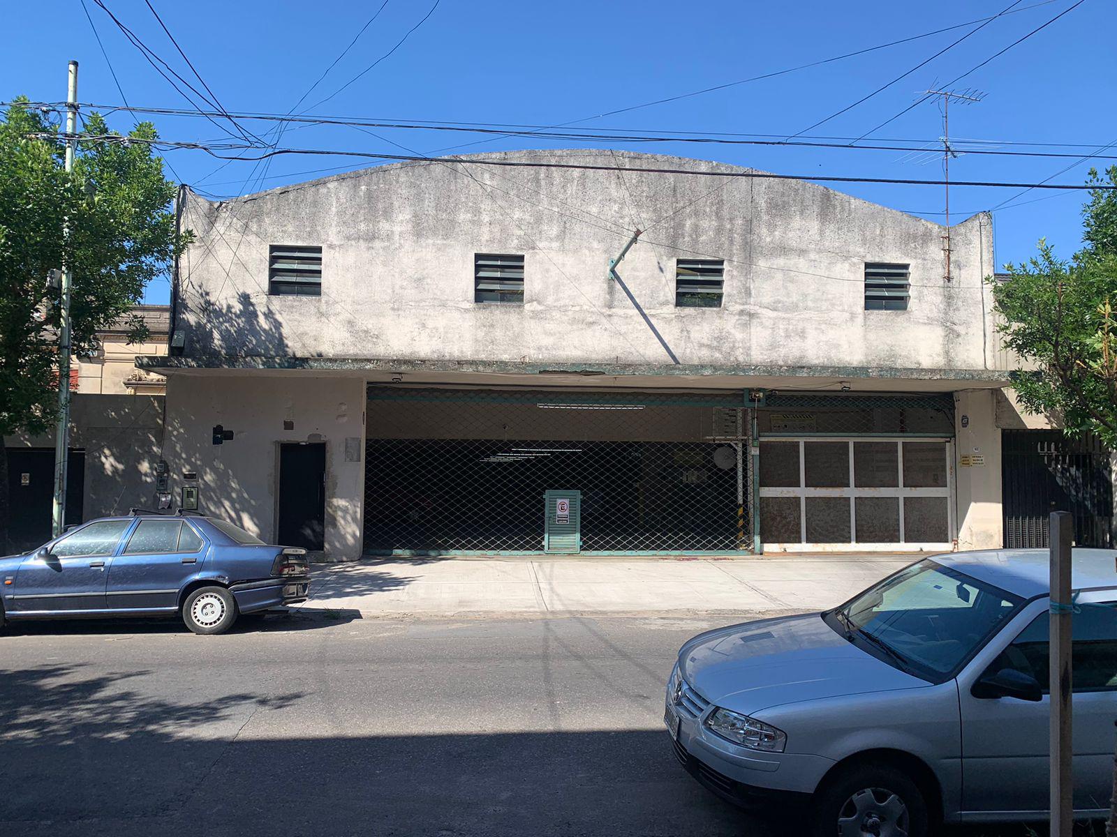 Venta - Terreno - Local – Deposito -Galpón - Garage - Sobre Avenida - Floresta - Velez Sarsfield