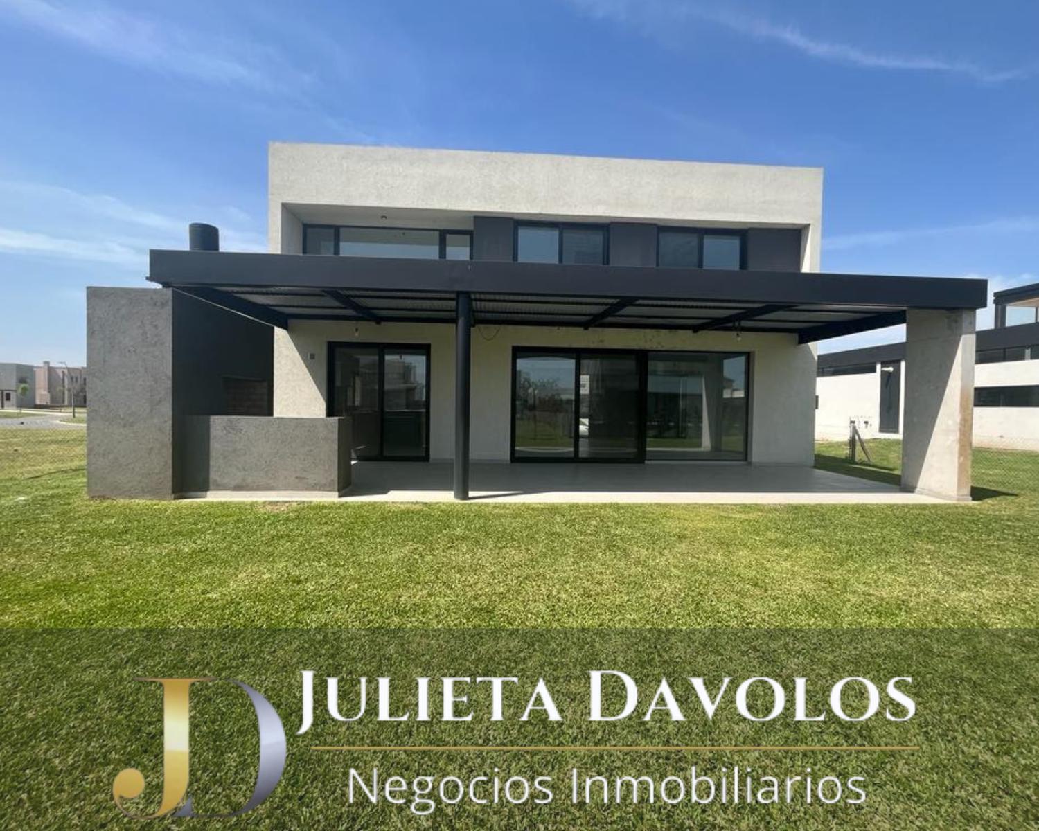 Casa en  Venta 5 Ambientes Puertos del Lago Barrio Ceibos-Escobar-Maschwitz