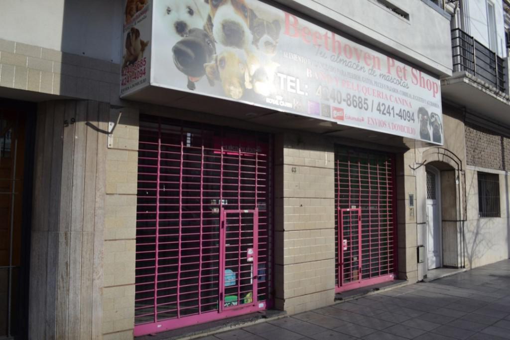 Riobamba 100. Local comercial y PH en venta. Lanús Oeste