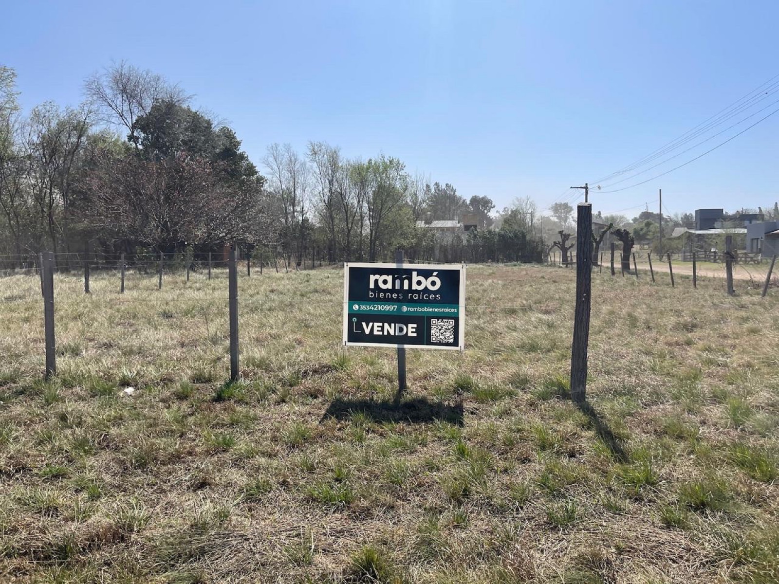 VENDO TERRENO BARRIO NATURALEZA VILLA RUMIPAL EN ESQUINA