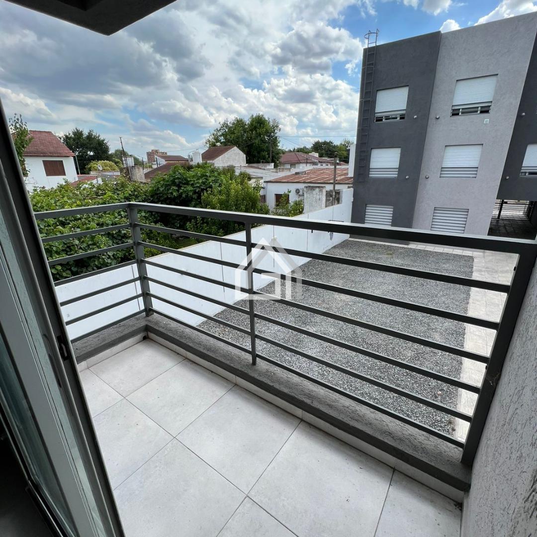 Departamento en VENTA - 14 de Julio y Pellegrini