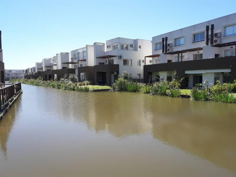 Departamento de 4 amb en LAGOS DEL SENDERO al agua!!