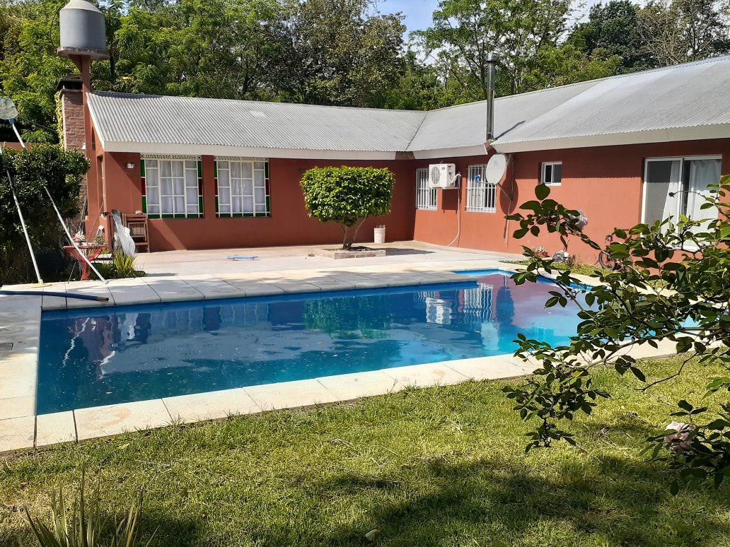 Quinta en venta - 4 dormitorios 2 baños  2 cocheras - 2400 Mts2 - Coronel Brandsen