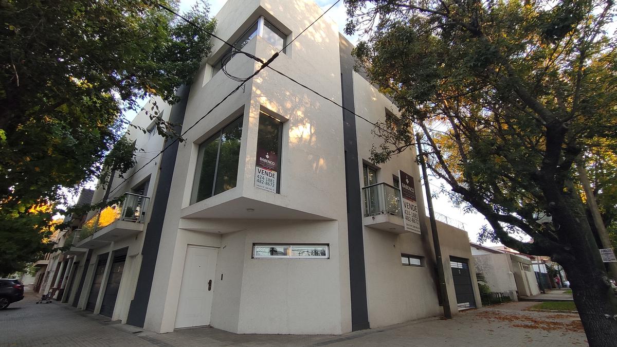 Venta Triplex estrenar 2 dorm. c/cochera - 49 esq. 29- La Plata