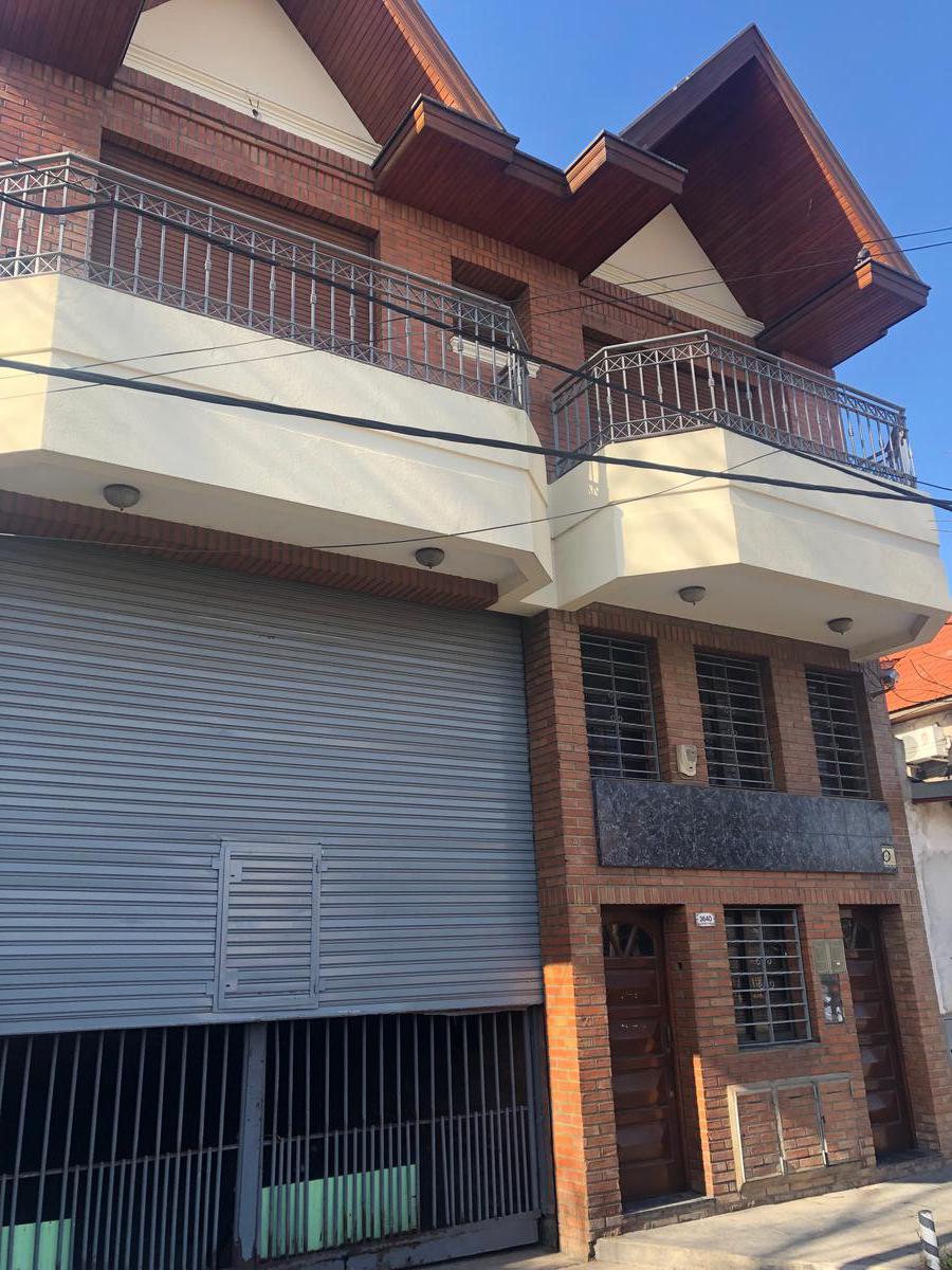 VENTA GALPÓN 390 M2  MÁS 2 DEPARTAMENTOS - LANÚS ESTE