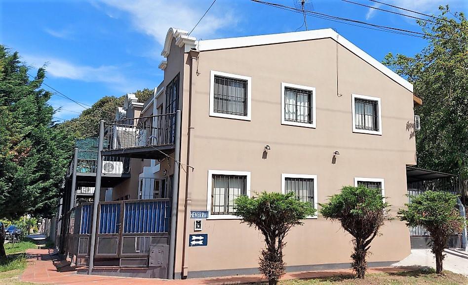 Hermoso Duplex en venta con dos cocheras- Ezpeleta Este