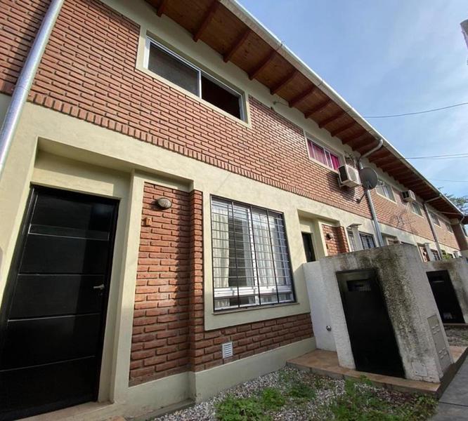 Duplex de un dormitorio en pasillo a metros de 27 de Febrero