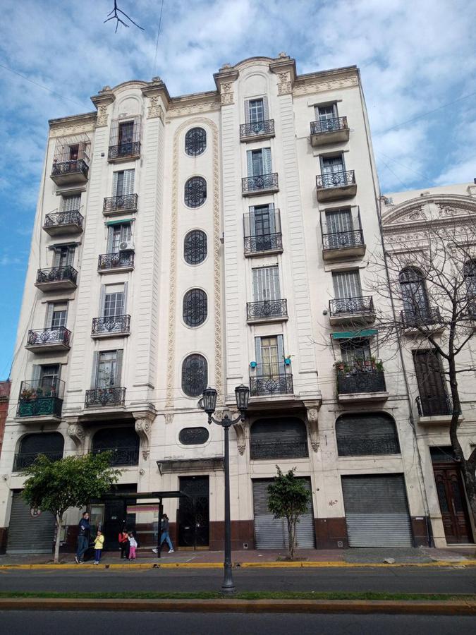 Departamento en venta a refaccionar - 3 dormitorios 1 baño - 96.2 mts2- Barracas