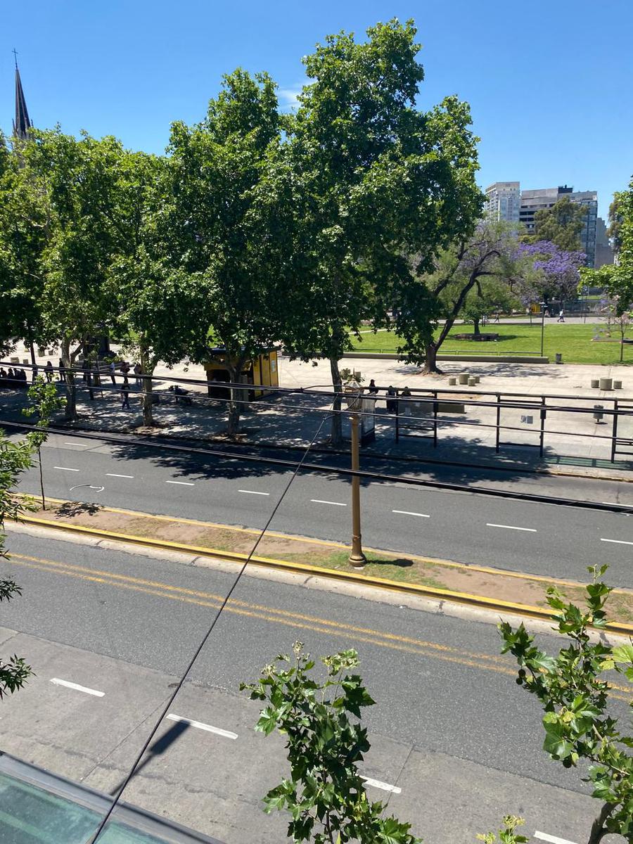 Terreno/Hotel con salida a dos calles, frente a plaza constitución. Excelente accesibilidad.