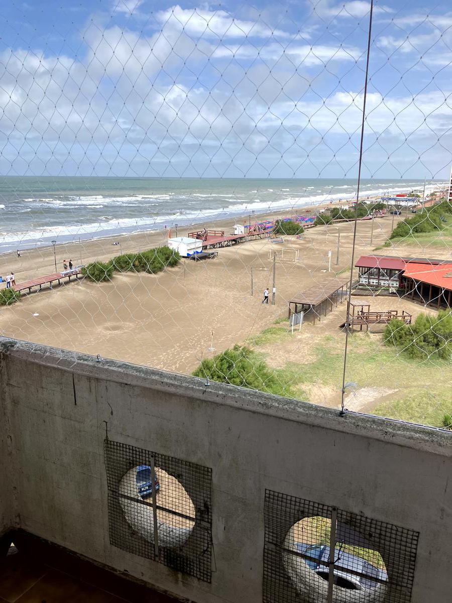 Hermoso departamento frente al mar. 2 1/2 ambientes reciclado