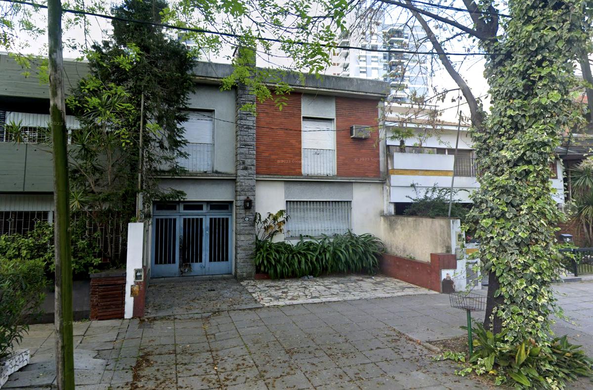 Lote en Versalles, 8,66 x 50 m, 1100 m2 vendibles (Bruselas al 1100)