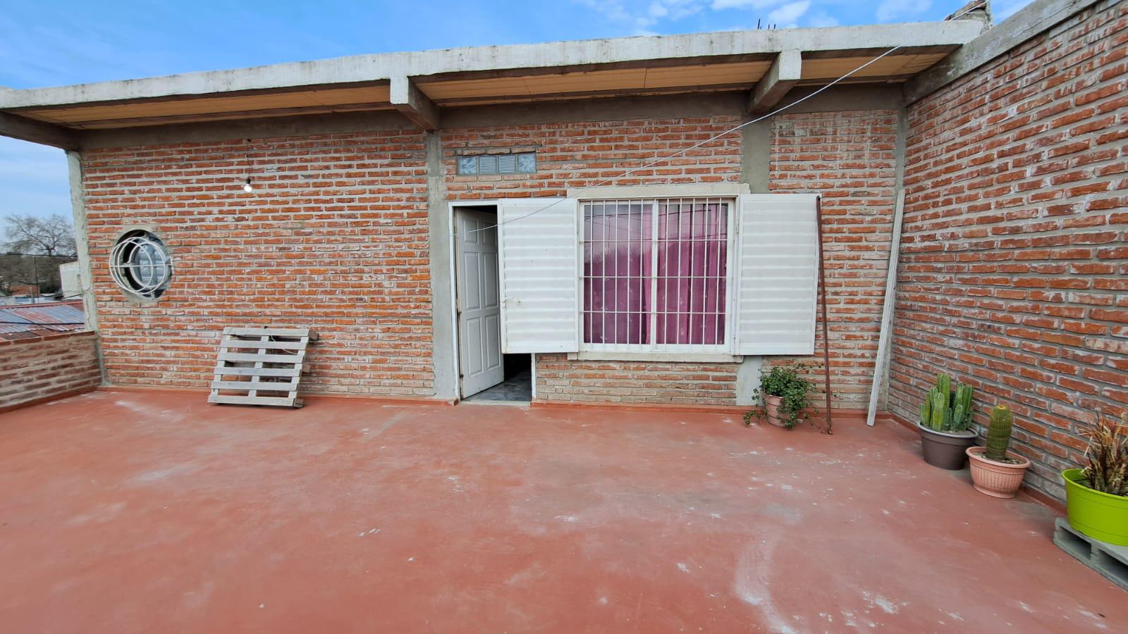 Casa de 5 amb. a la venta en Ezeiza - EXCELENTE UBICACION