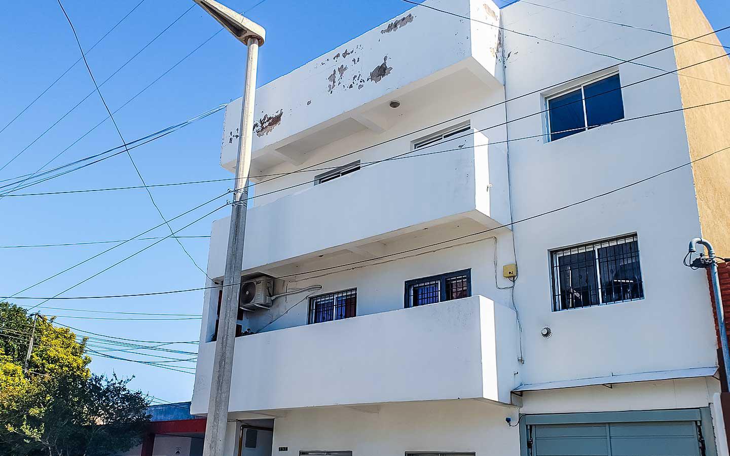 Venta. Departamento 3 dormitorios. Edificio Namuncurá, Ayacucho 1434