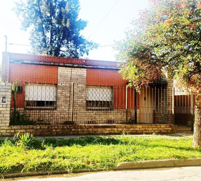 EL PALOMAR CASA4 AMB  LOTE PROPIO EN PLANTA BAJA