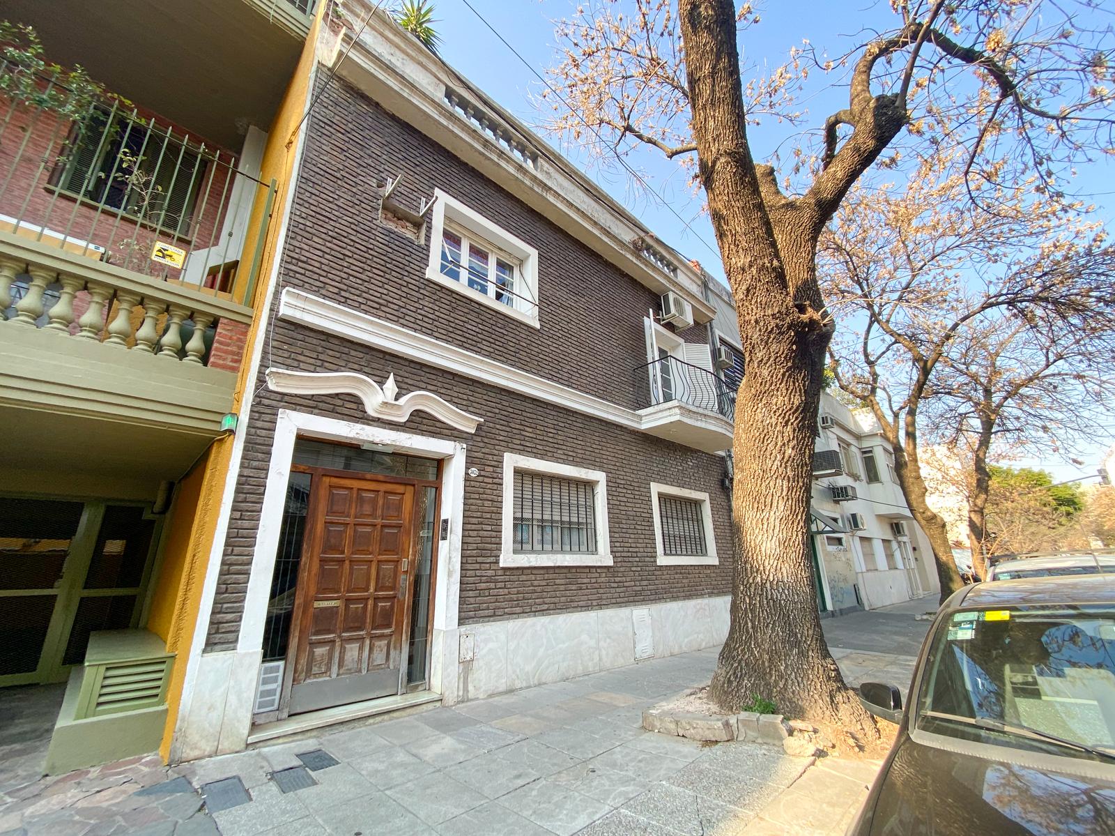 PH 3 AMBIENTES CON PATIO C/ PARRILLA - COLEGIALES