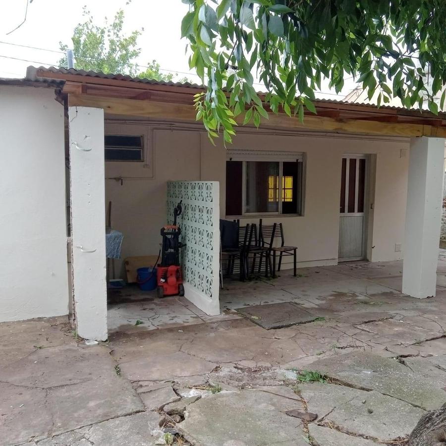 Casa en venta de 120 m2 en Ranchos, General Paz, Bs As.