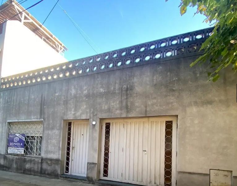 VENTA CASA 3 Ambientes 2 dormitorios GARAGE JARDIN LOTE 10x23 vicente lopez villa martelli french al 500