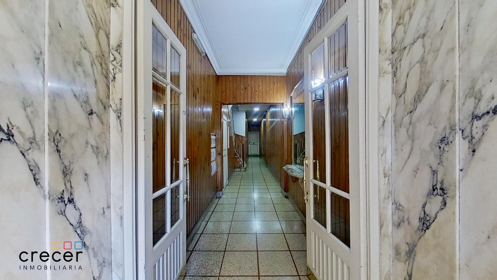 Departamento de 3 ambientes en Colegiales. 1er piso por escalera