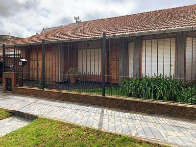 VENTA CHALET 3 AMBIENTES - RIVADAVIA 9500 -