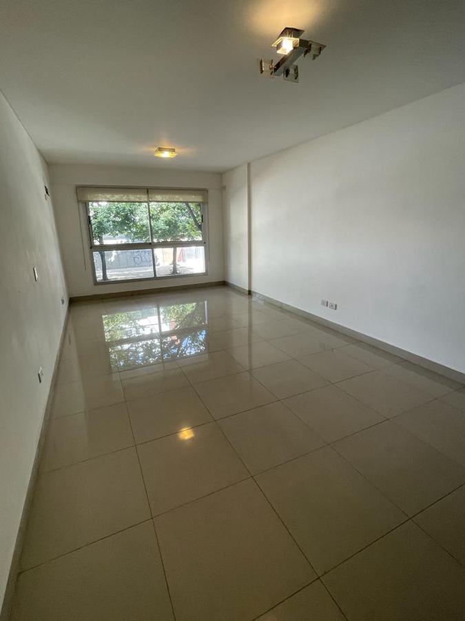 VENTA Monoambiente en Devoto (s/balcón) con RENTA ideal inversion