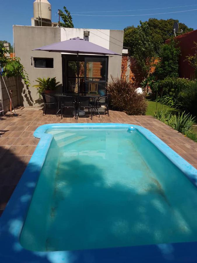 Casa quinta en venta - 1 baño - Cochera - 40mts2 - Villa Parque Sicardi, La Plata