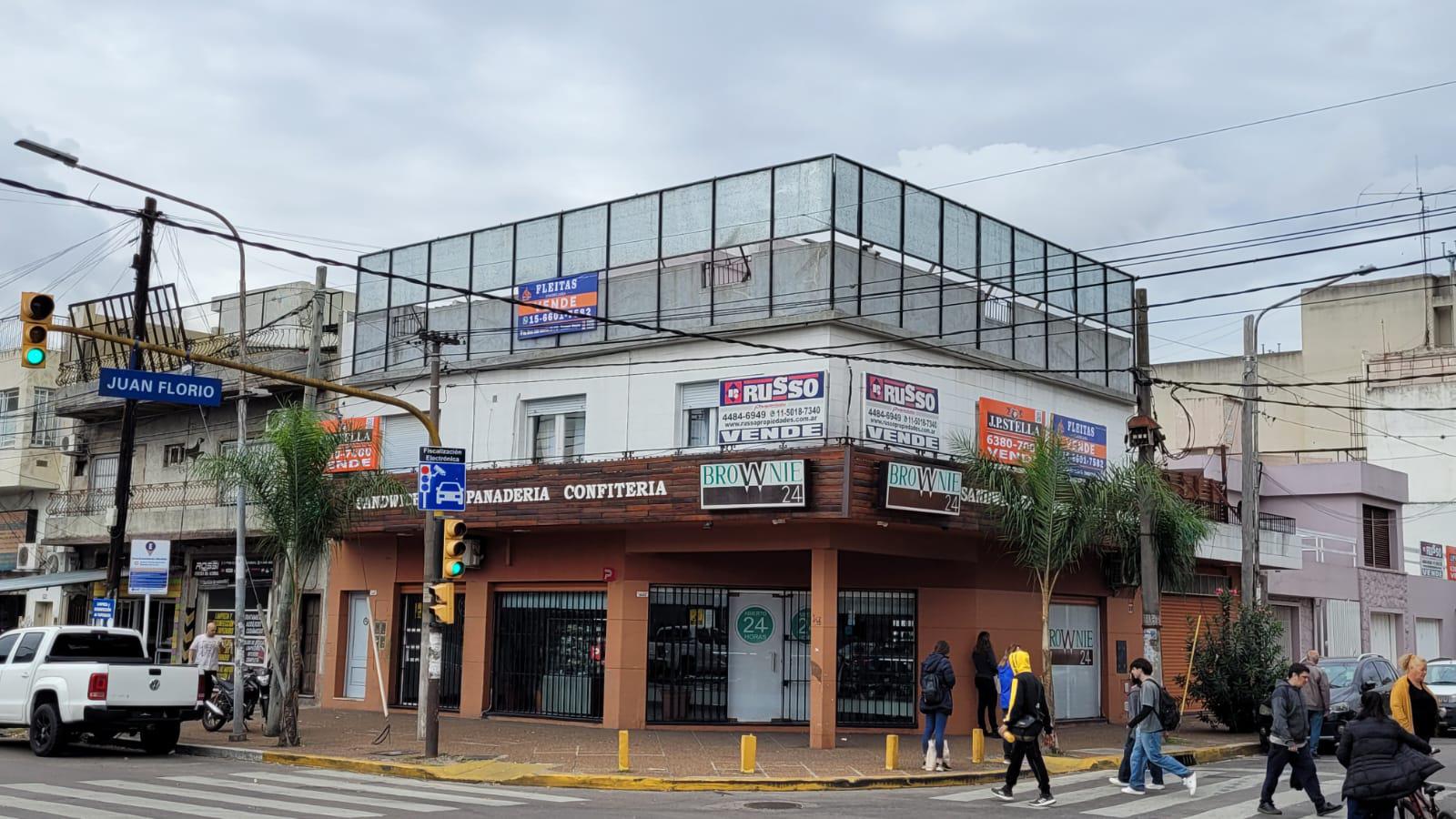 Local en esquina 200 m² – Dpto 4 amb, Casa 4 Amb y lote 365 m² San Justo