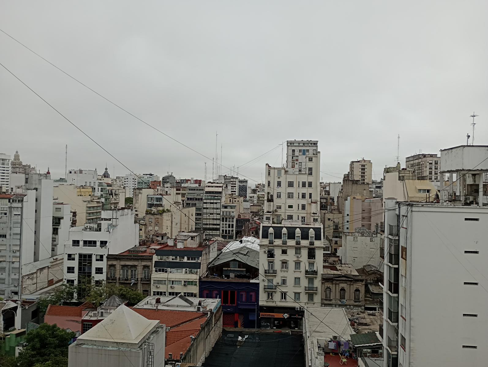 Departamento  interno con balcón y lavadero en Venta - Av. Corrientes zona de Teatros