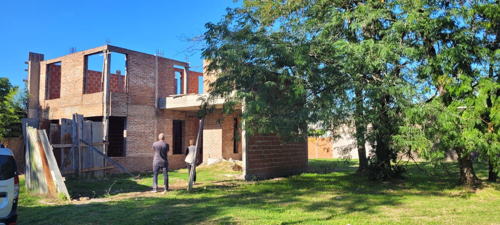 Casa a terminar. Losa con planos de construcción. Barrio Los Fresnos. Cañuelas