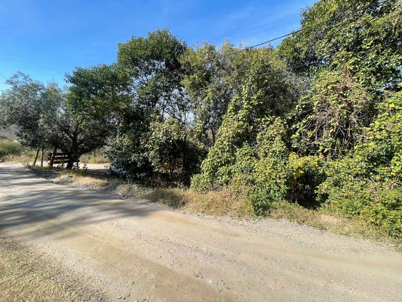 Terreno en Tanti 2100 metros - 3 lotes en total