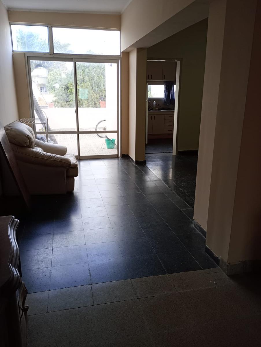 Venta de casa  en  planta alta con Patio