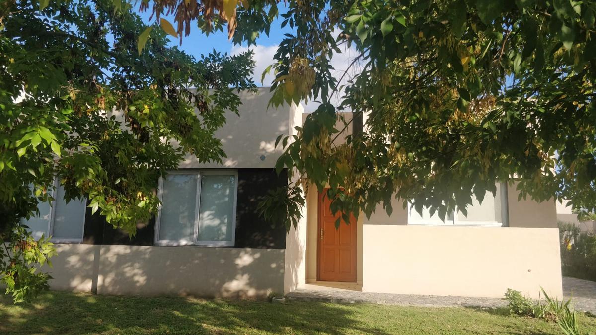 Navarrete Propiedades - Casa en venta en Santa Guadalupe Pilar del Este