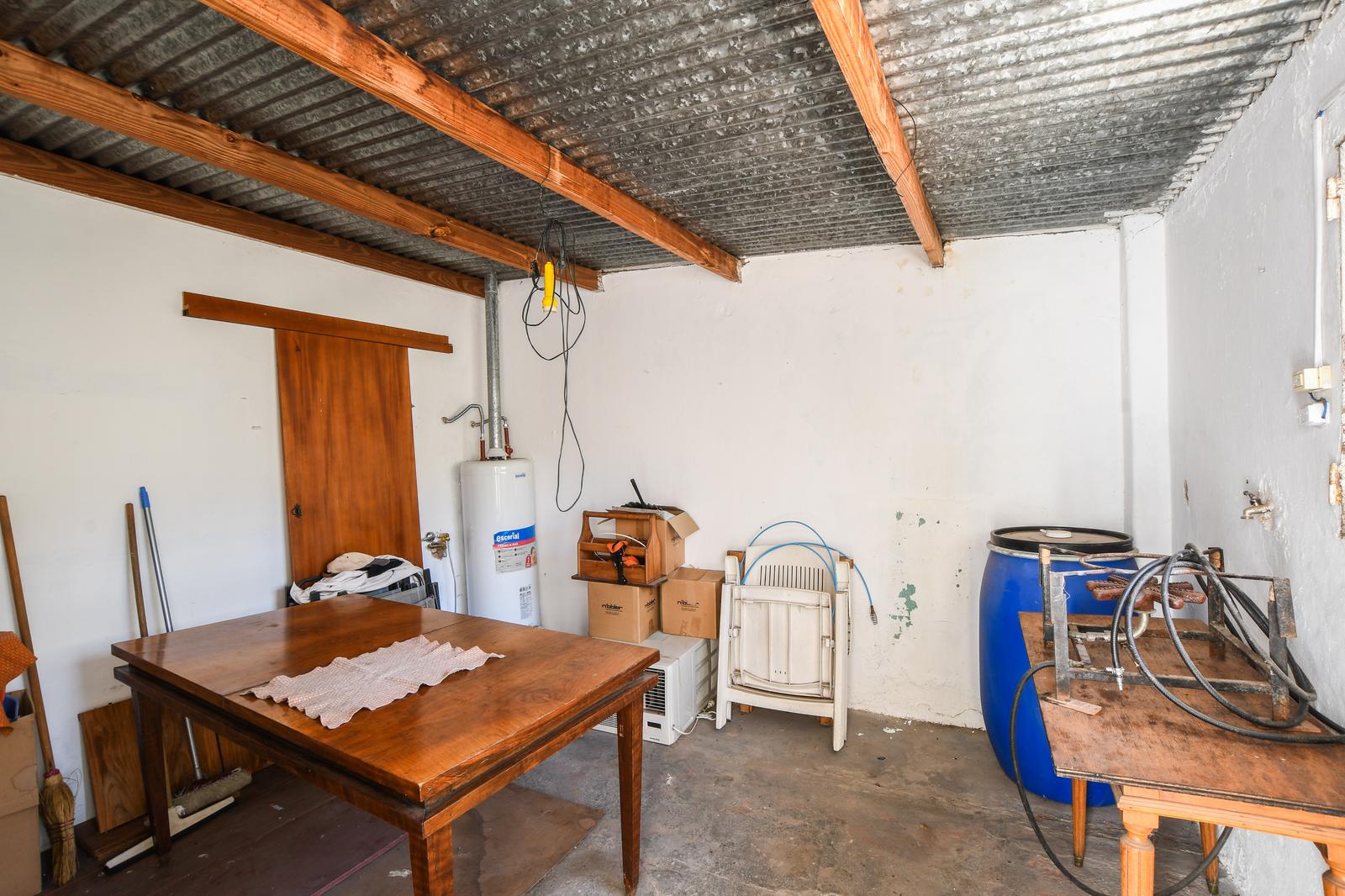 CASA DE PASILLO UNICA EN VENTA 2 DORMIS PATIO SECO