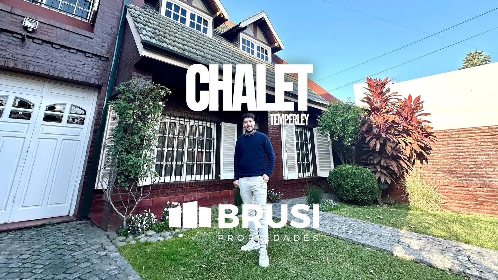 Chalet en  venta en 3 plantas con pileta en Temperley