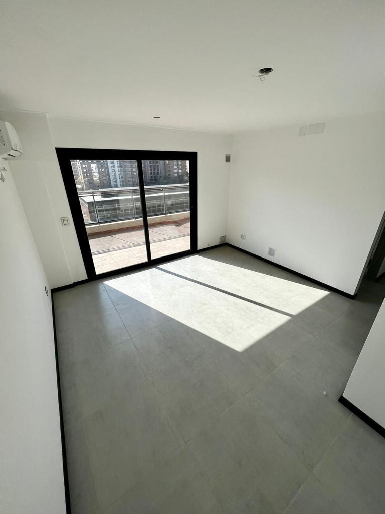 Departamento en Nueva Cordoba con terraza propia