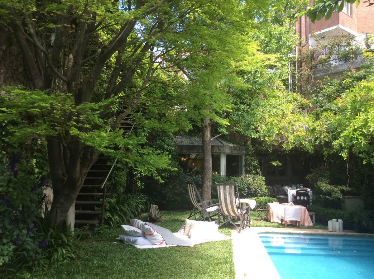 Espectacular Casa con jardín y pileta climatizada - Las Cañitas