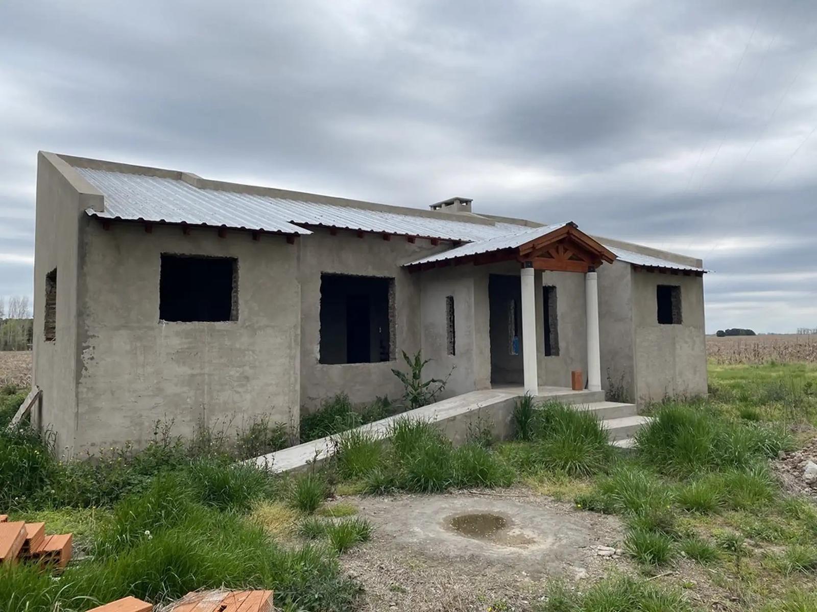 Venta de Campo - Chacra con construcción a terminar en Mercedes